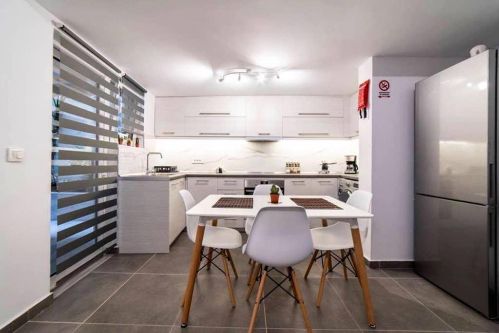 Apartmán Brand New Aprt With Backyard In Lycabettus Hill ! Atény Exteriér fotografie